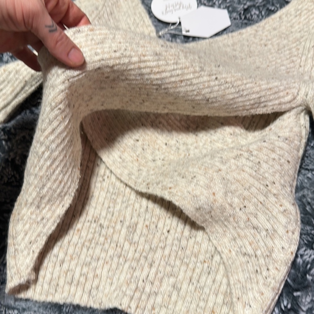 NWT criss cross back sweater - Picture 4 of 5